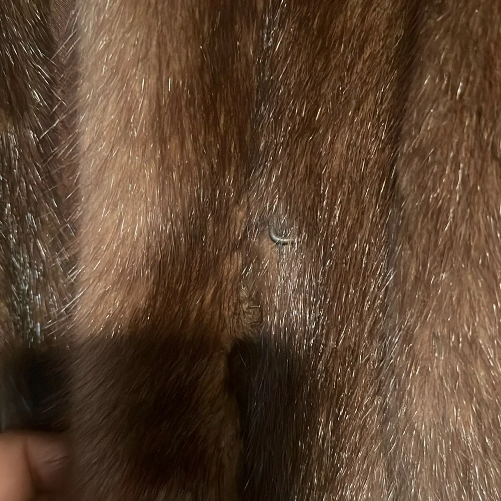 Luxurious Brown Fur Coat - Picture 9 of 17